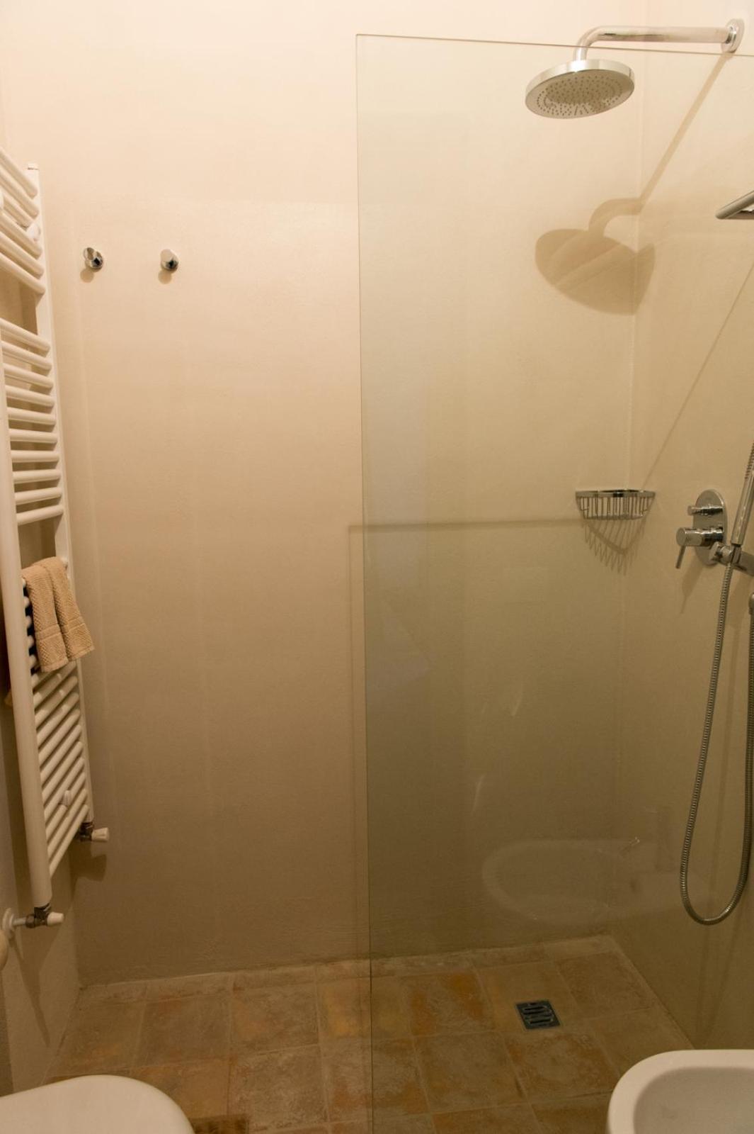 ナルニ Relais Casale Valigiヴィラ 部屋 写真